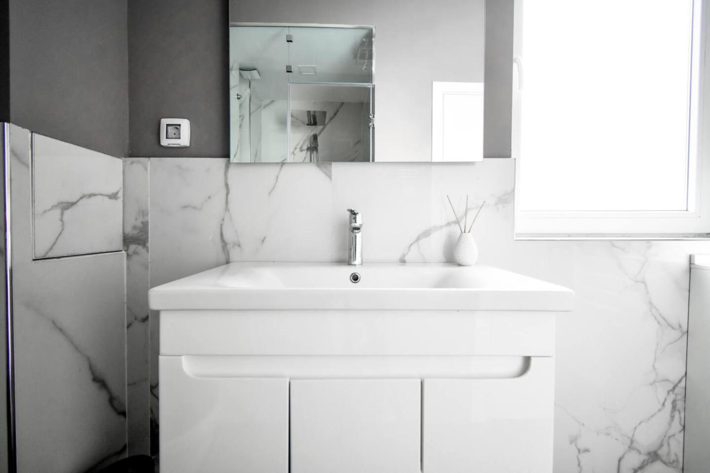 ソフィア2Bdr Luxury On Prime Locationアパートメント エクステリア 写真