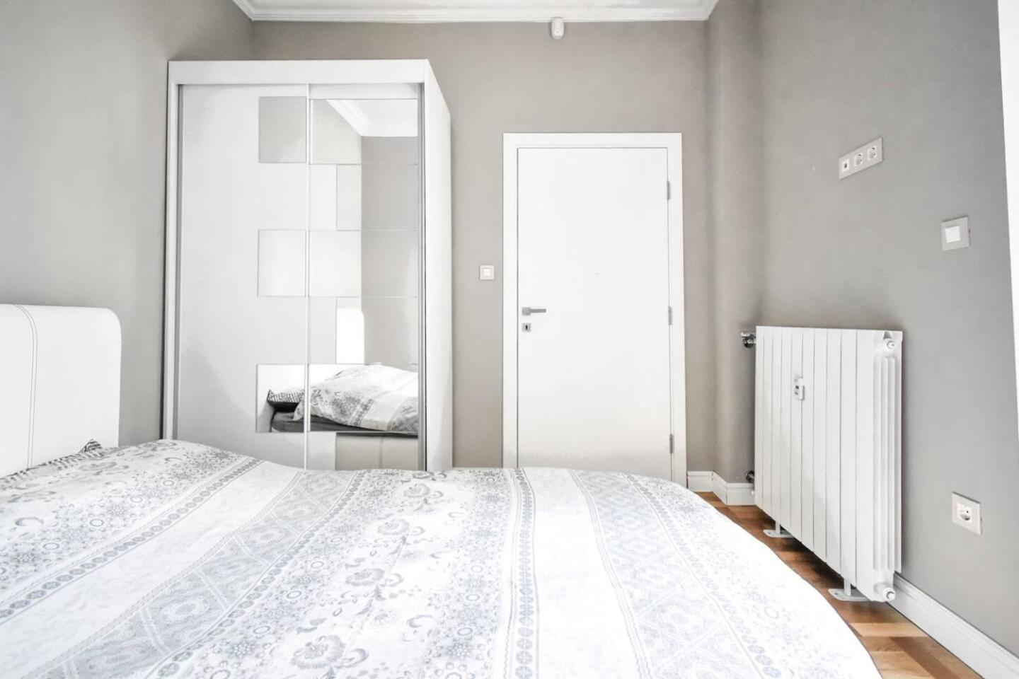 ソフィア2Bdr Luxury On Prime Locationアパートメント エクステリア 写真