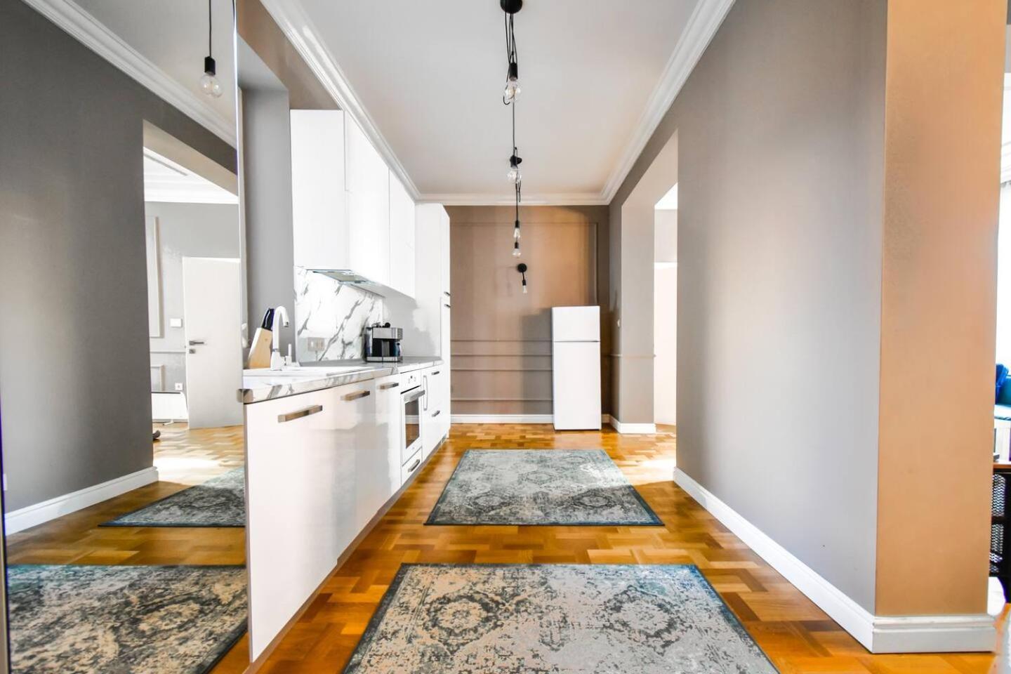 ソフィア2Bdr Luxury On Prime Locationアパートメント エクステリア 写真